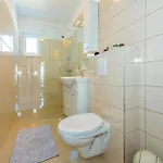 Six-bedroom In *