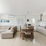 Six-bedroom In Tatil Evi Rogoznica (Sibenik-Knin)