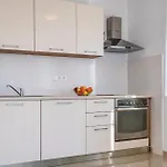 Six-bedroom In Tatil Evi *