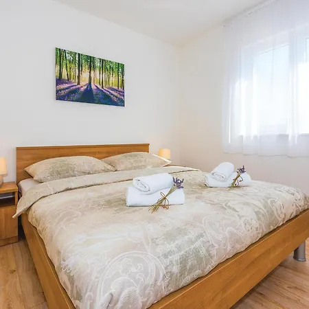 Six-bedroom In Rogoznica (Sibenik-Knin)