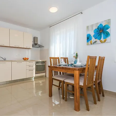 Holiday home Stunning Home In Rogoznica With Kitchen