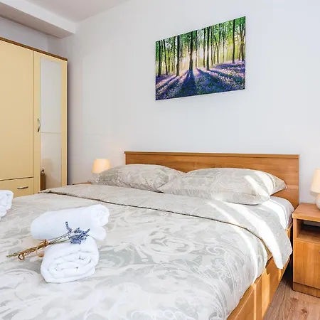 Holiday home Stunning Home In Rogoznica With Kitchen *