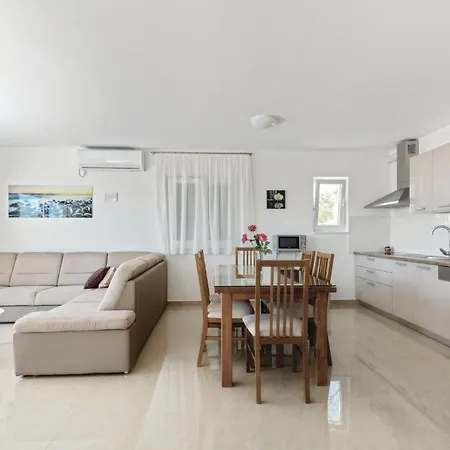 Stunning Home In Rogoznica With Kitchen Holiday home Rogoznica (Sibenik-Knin)