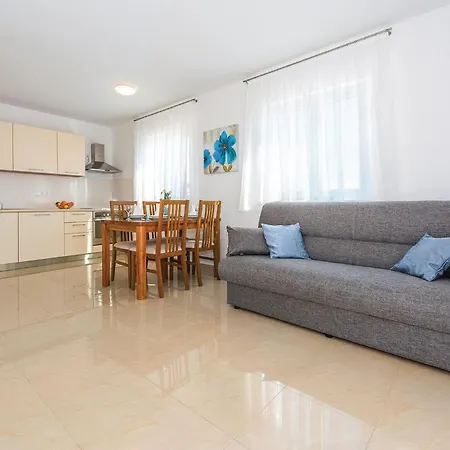 Holiday home Stunning Home In Rogoznica With Kitchen *