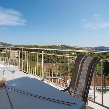 펜션 Six-bedroom In *