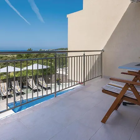 펜션 Six-bedroom In *