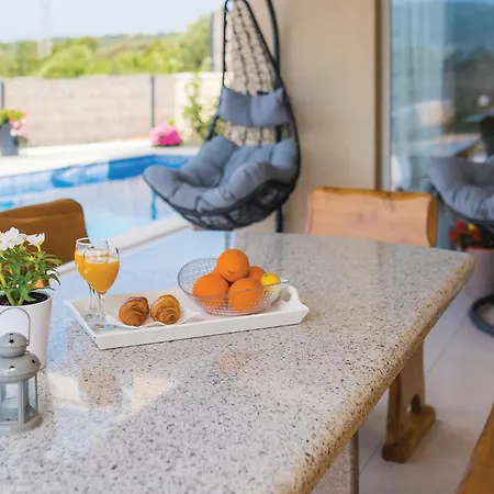 Six-Bedroom Holiday Home In Rogoznica *