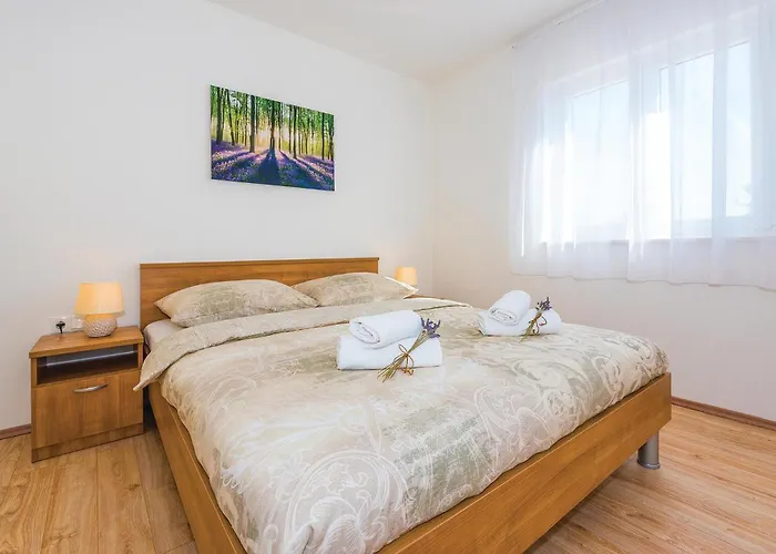 Six-bedroom In Rogoznica (Sibenik-Knin)