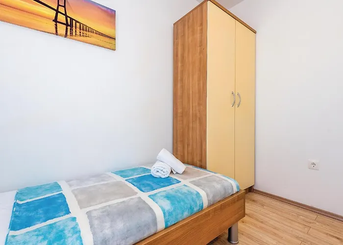 Feriehus Six-bedroom In Rogoznica (Sibenik-Knin)