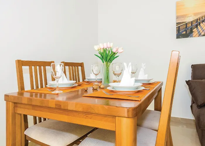 Vikendica Six-Bedroom Holiday Home In Rogoznica