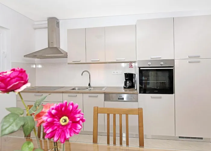 Six-bedroom In Feriehus *